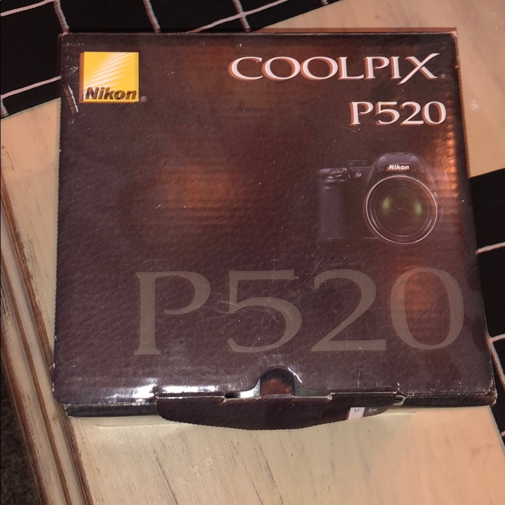 NIKON COOLPIX P520